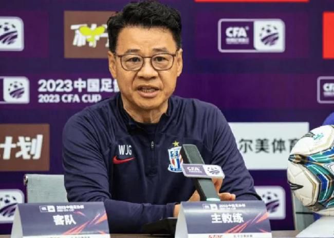 本赛季至今，33岁的沃克代表曼城首发出战19场比赛，贡献1次助攻。